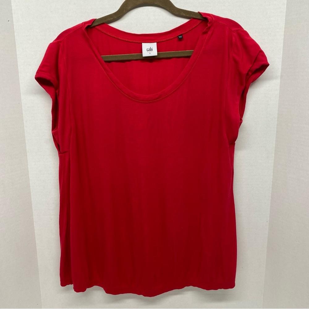 CAbi Blaze Tee Lipstick Red Jersey Knit Cap Sleeves Size Small Vey Soft Casual
